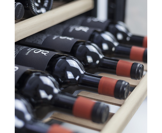 Винный шкаф CASO WineSafe 18 EB — (на 18 бутылок), Цвет фасада: Чёрный с серебром, фотография № 3